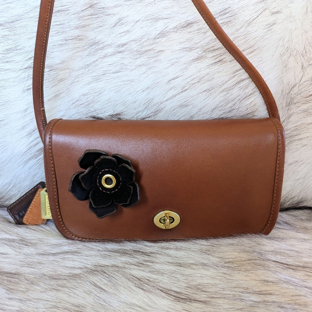 One of a Kind Vintage Coach Dinky - Picture 2 of 14